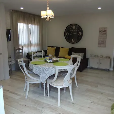 Espronceda Patio Solarium * خيخون